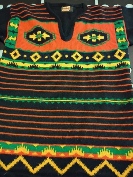 Shiva Sweaters - Vintage Women's 1990's Knitted Pullover 3/4 Sleeve V-Neck Aztec Design Sweater S